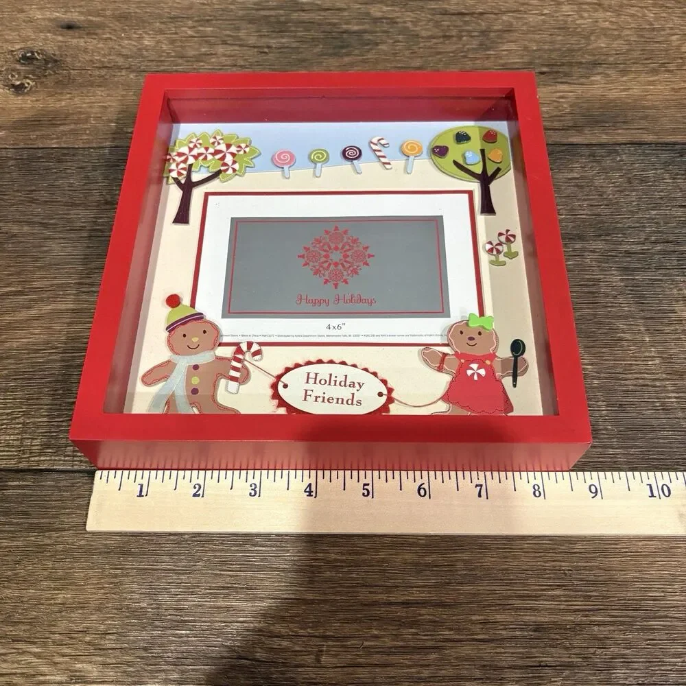 Red Holiday Friends Gingerbread Man Shadow Box Wood Photo Frame 4x6